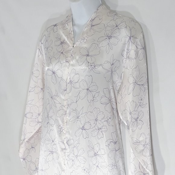 Oscar De La Renta Other - Oscar De La Renta Night Gown White Purple Flower